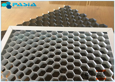 China Moisture Proof Perforated Metal Honeycomb Core Strong Decoration Heat Insulation supplier